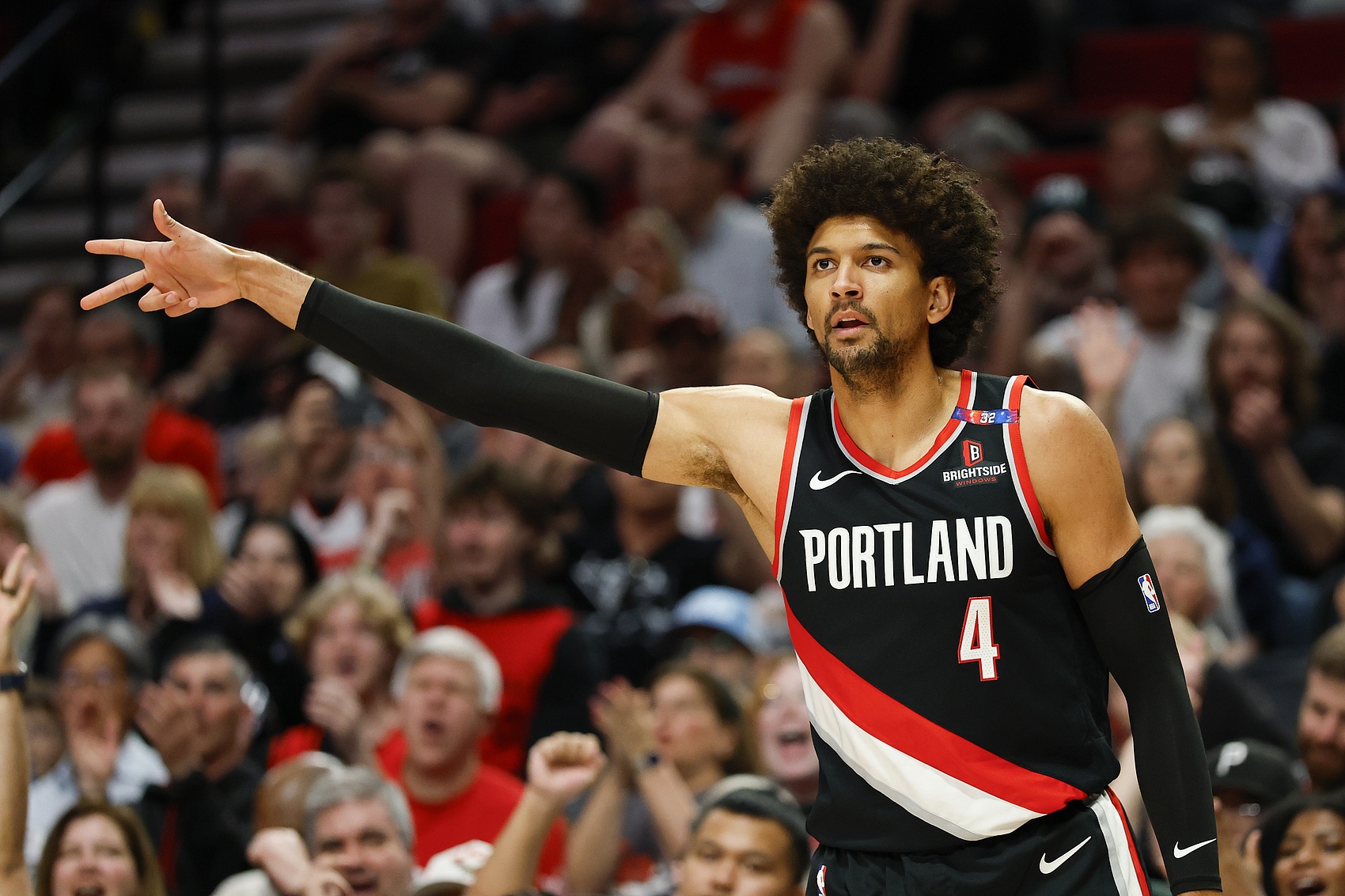 开云官网-场均2.5断但仅出战4场!美记:塞布尔正在与开拓者协商买断合同