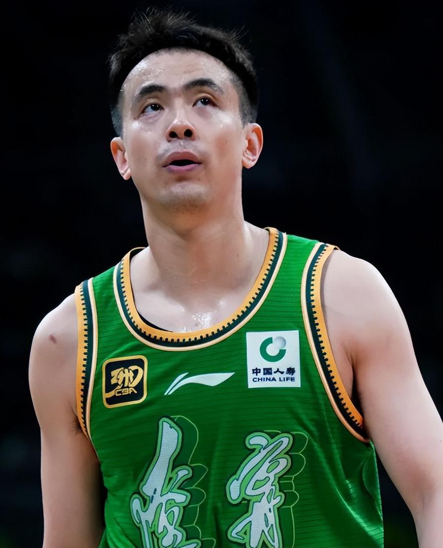 kaiyun-CBA3消息！赵继伟全明星被质疑，赵睿面临重罚，国家队名单将出炉