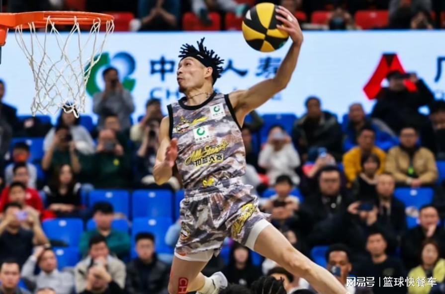 kaiyun-男篮40岁老将夺冠！张镇麟宿敌获美国扣篮王：转手送陌生人一辆车